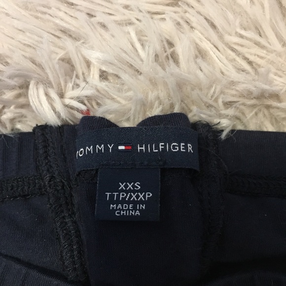 Tommy Hilfiger Cropped off the Shoulder Shirt - Picture 4 of 5